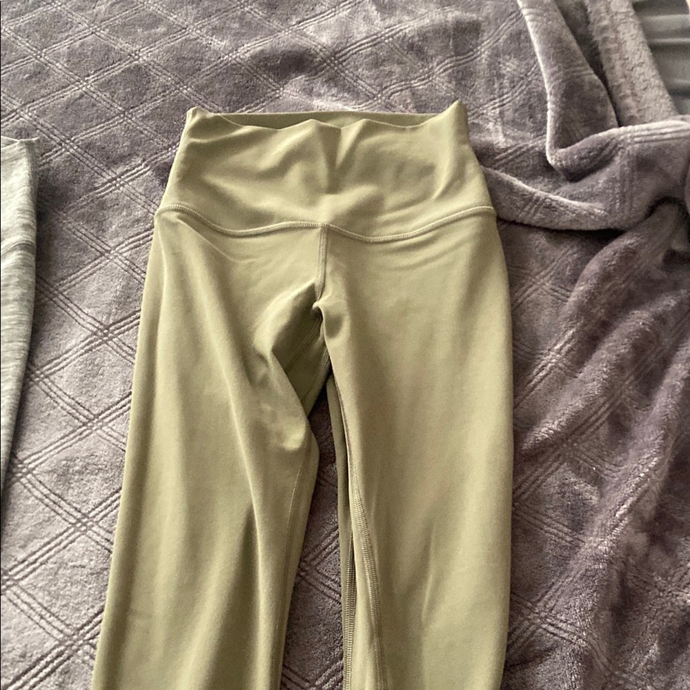 New Without Tags ( never worn ) LULULEMON leggings